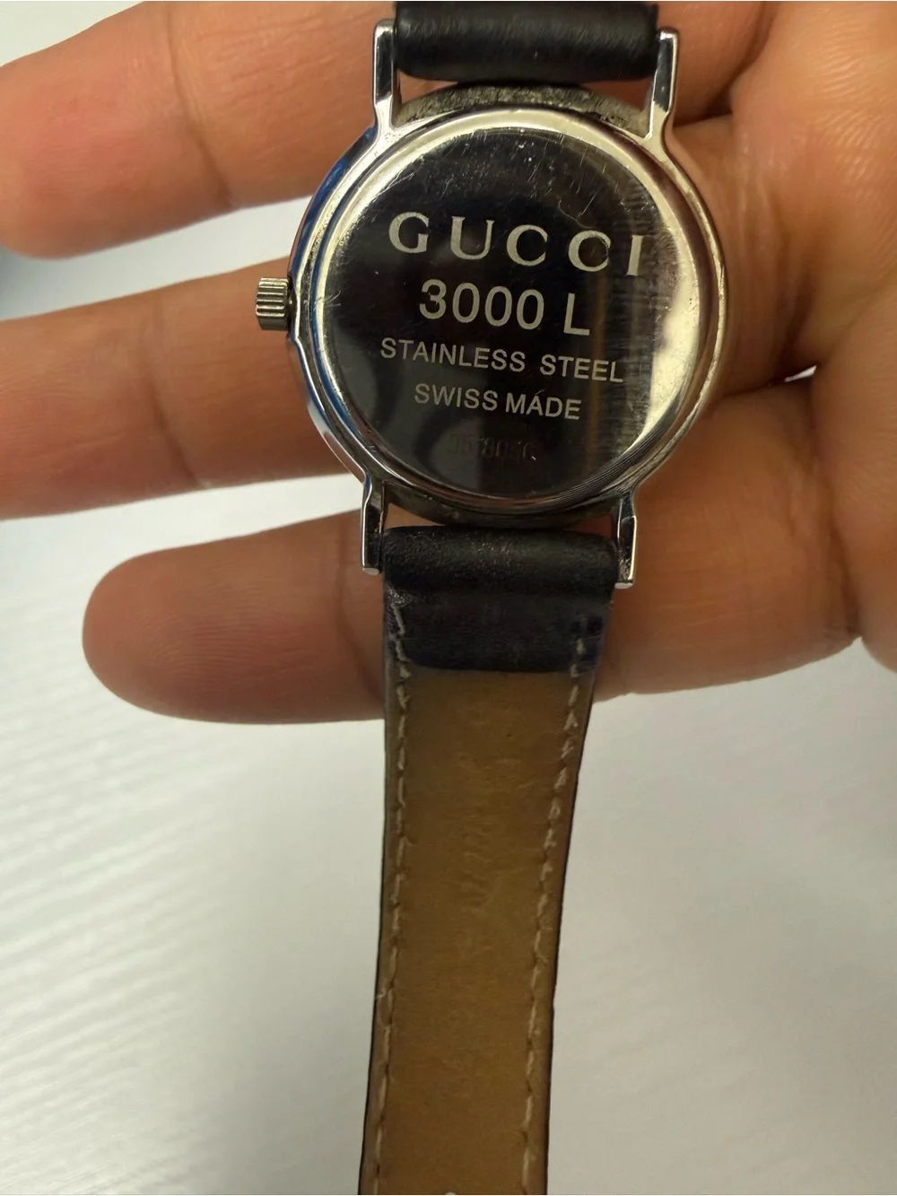 Gucci Black Leather Strap Silver-Tone Roman Dial Women's Watch 3000L